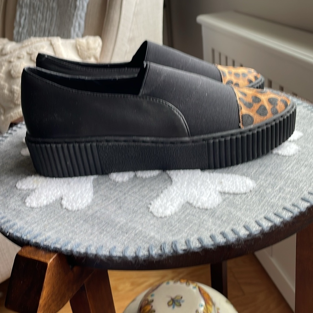 Lori Goldstein Platform Sneakers NWOT in original box - Picture 4 of 8